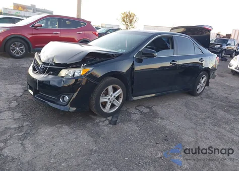 2012 Toyota Camry Se z USA, uszkodzony, nr VIN 4T1BF1FK2CU053376